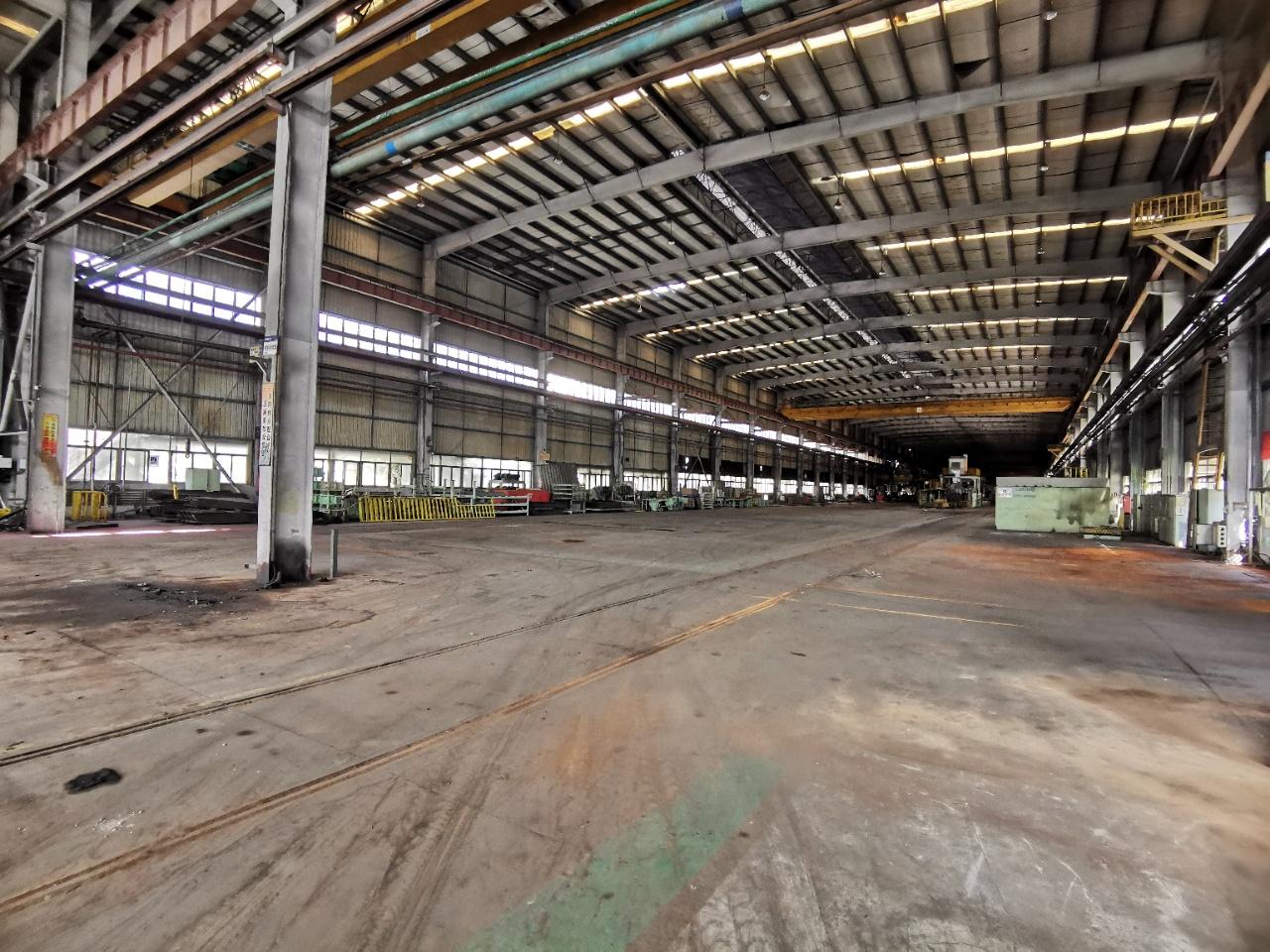 重工业单一层厂房20万平方高14米带航车适合生产仓库